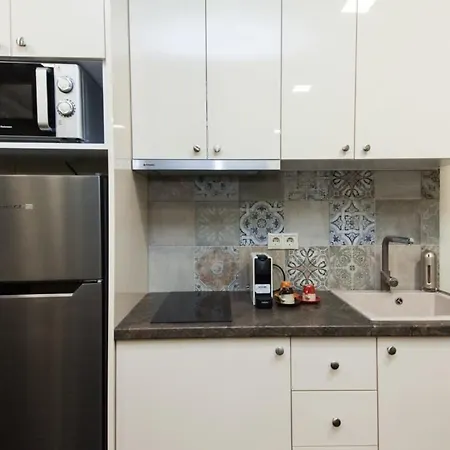 Apartment Charming Athinas House With Modern Touches In Kall Athens